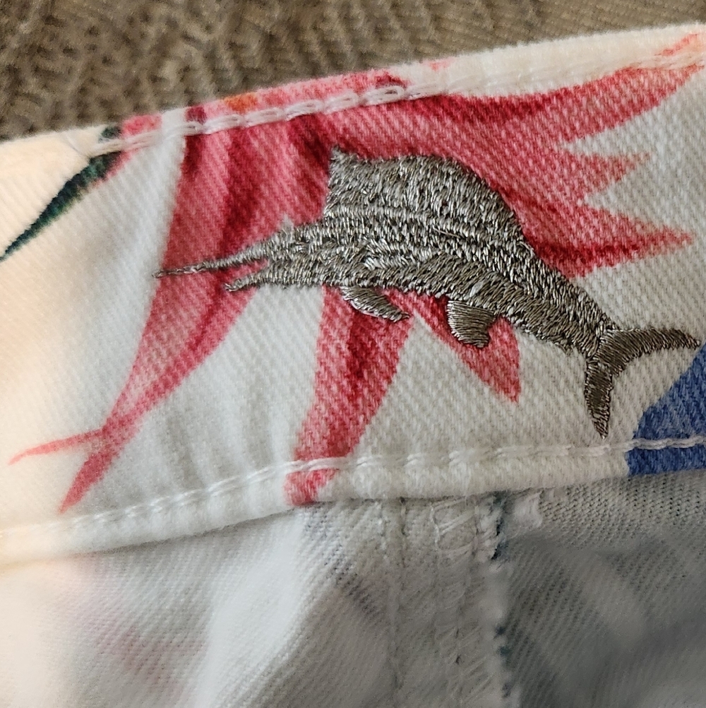 Tommy Bahama Tropical Floral Jeans - Picture 7 of 10